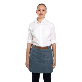 Tablier court serveur en toile épaisse. Se noue grâce a une ceinture en cuir autour de la taille. 